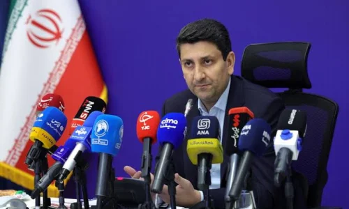وزیر ارتباطات: زیبنده نیست در توسعه فیبر نوری شهر تهران گرفتار باشیم