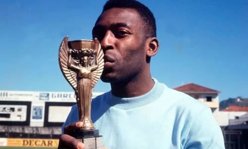 بیوگرافی ستاره فوتبالیست برزیل پله